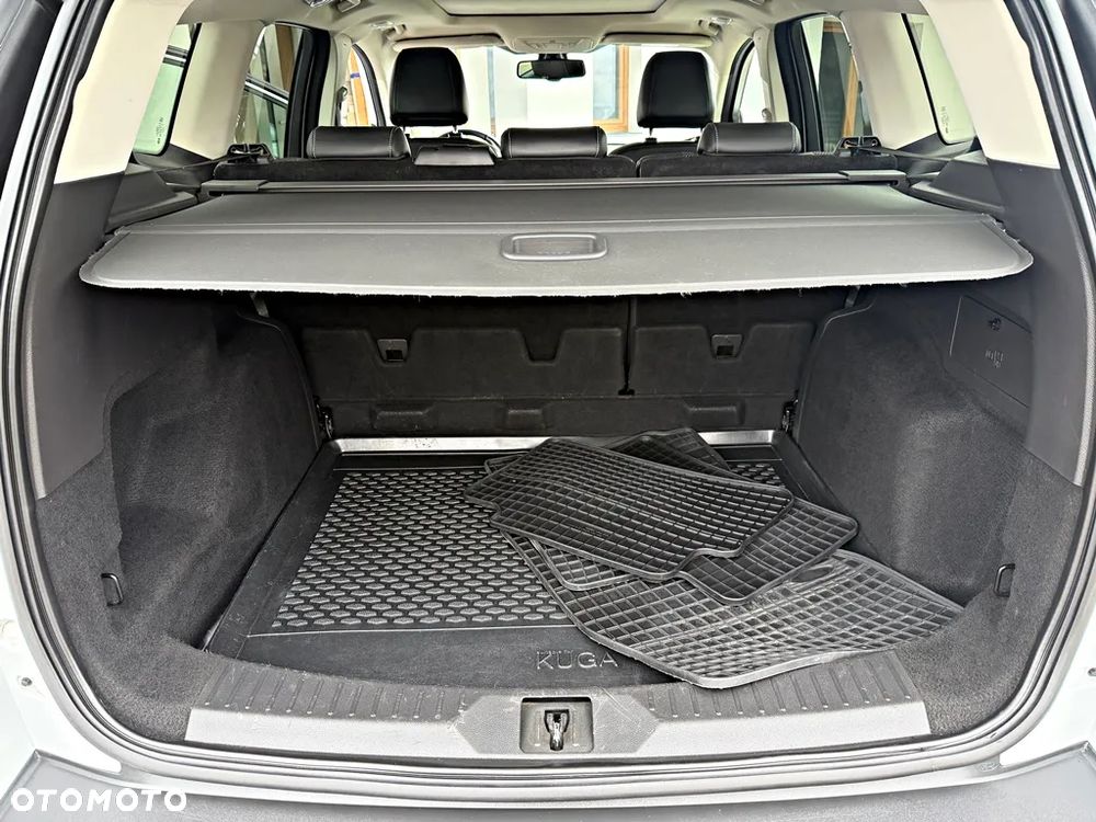 Ford Kuga 2.0 TDCi 2x4 Titanium - 33