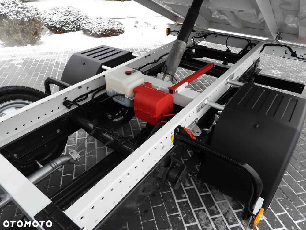 Iveco DAILY 35C16 WYWROTKA PODWÓJNA KABINA DOKA 6 MIEJSC TEMPOMAT NAWIGACJA BLIŹNIACZE KOŁA KLIMATYZACJA  160KM - 22