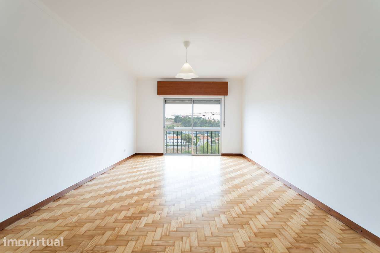 Apartamento T2 com Garagem em Paço de Arcos - Grande imagem: 2/24