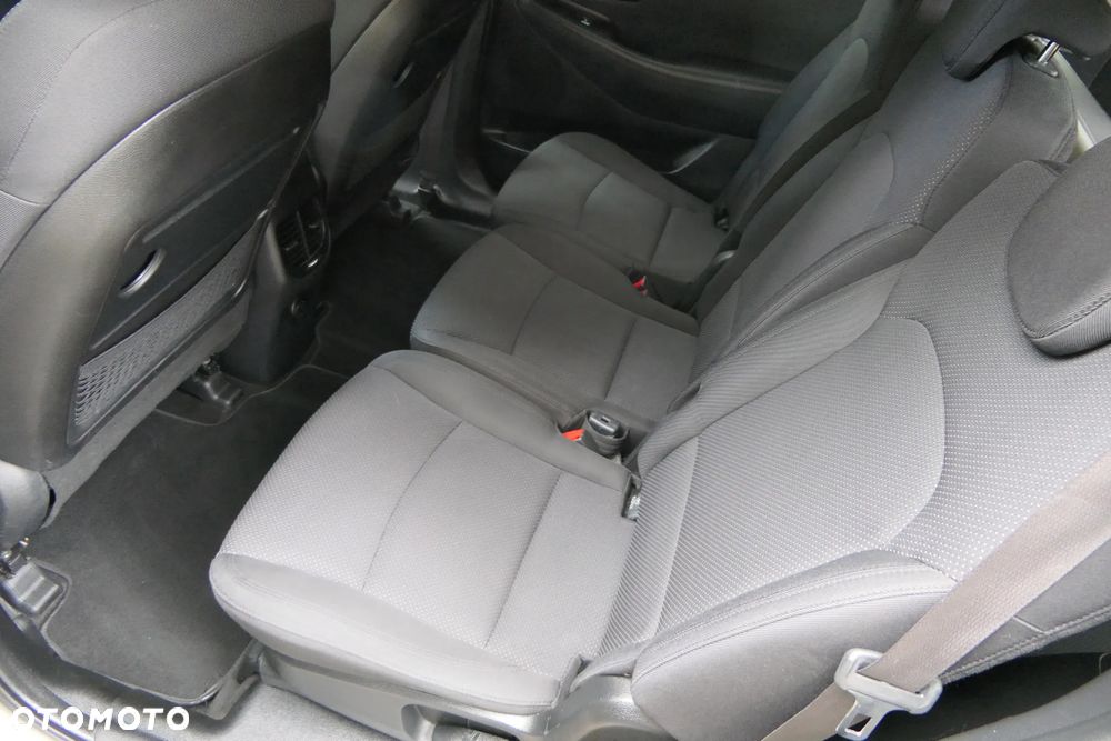 Kia Carens 1.6 GDI L 7os - 21