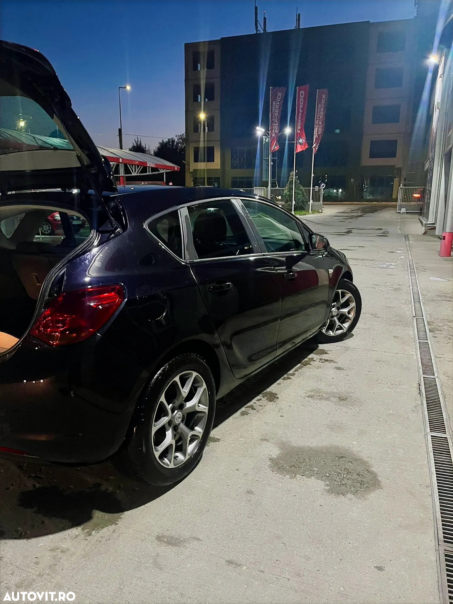 Opel Astra 2.0 CDTI Cosmo - 14