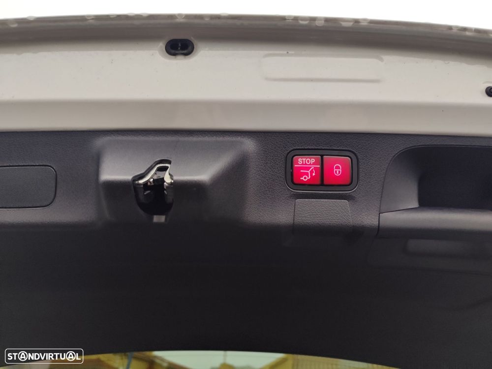 Mercedes-Benz CLA 250 e Shooting Brake AMG Line - 17