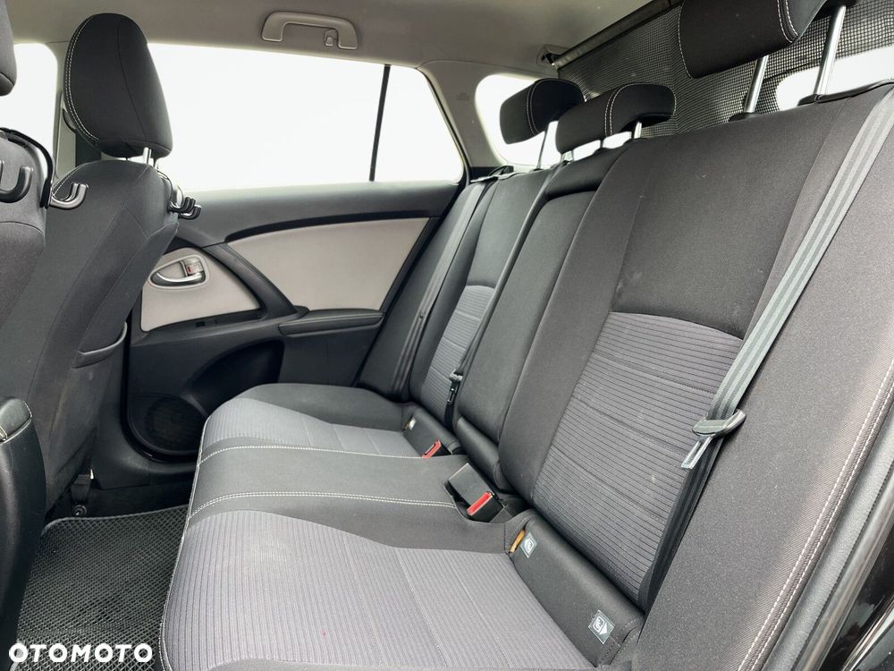 Toyota Avensis - 15