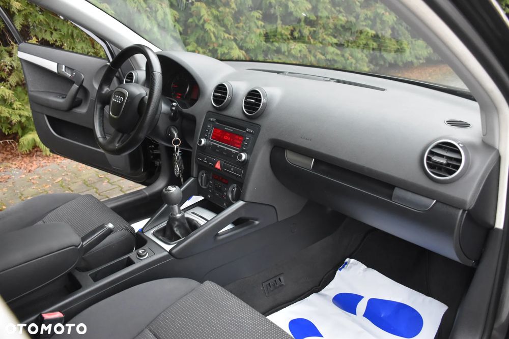 Audi A3 Sportback 1.9 TDI Ambiente - 10