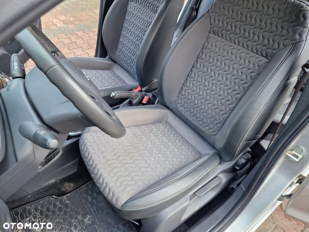 Opel Corsa 1.4 16V Cosmo - 24