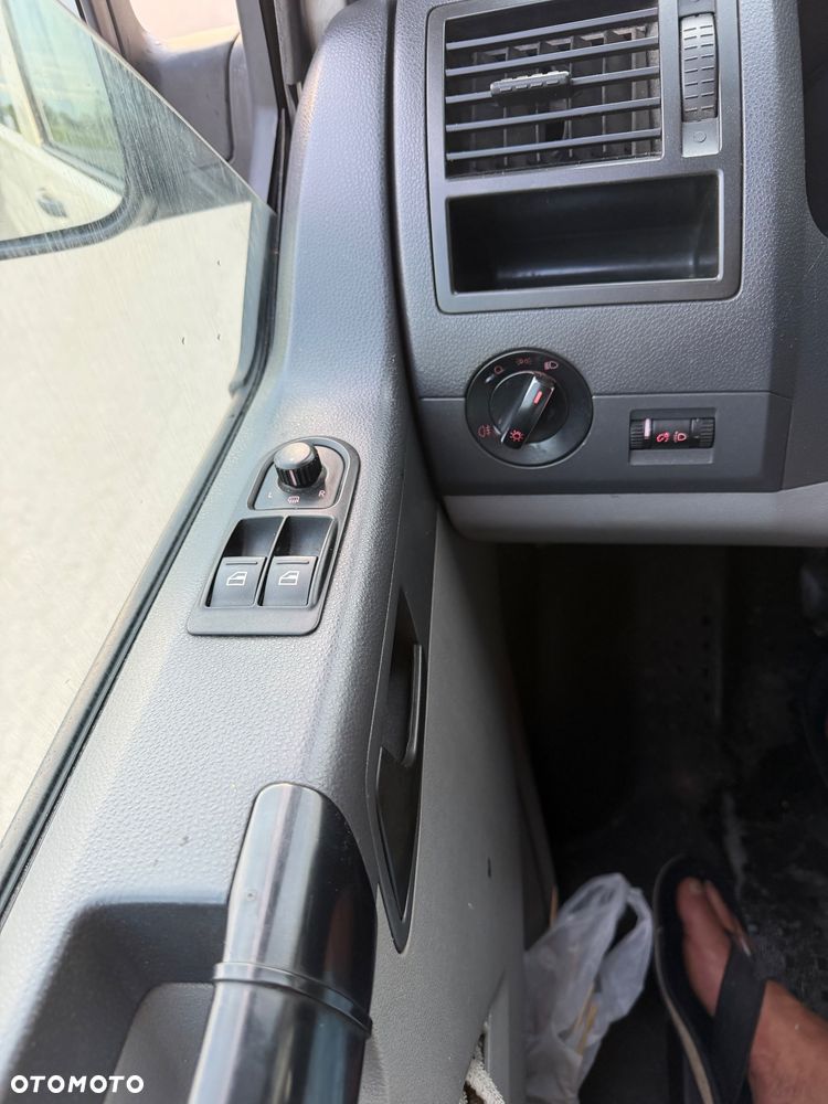 Volkswagen Transporter - 11