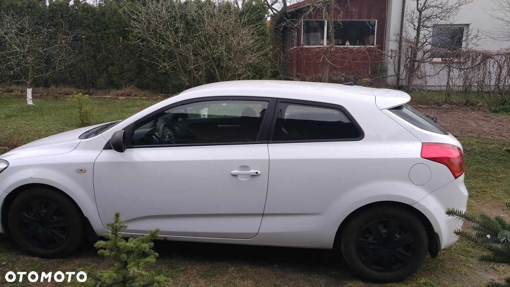 Kia Ceed 1.6 Crdi Comfort + - 5