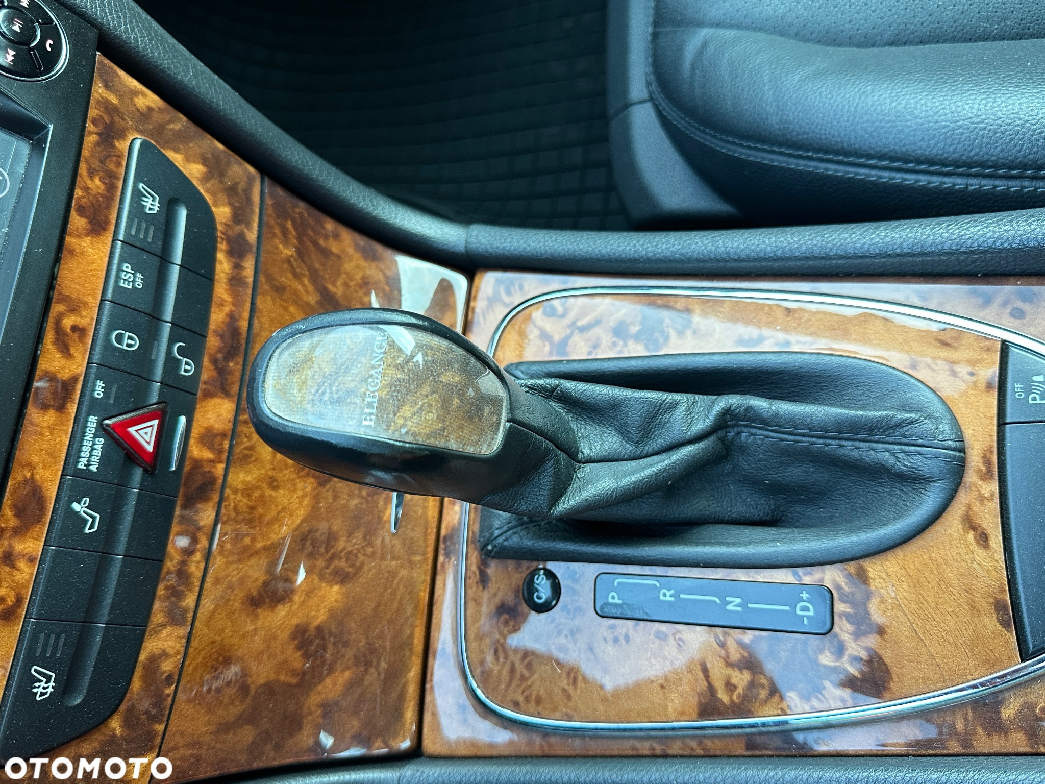 Mercedes-Benz Klasa E 320 4-Matic T Elegance - 31