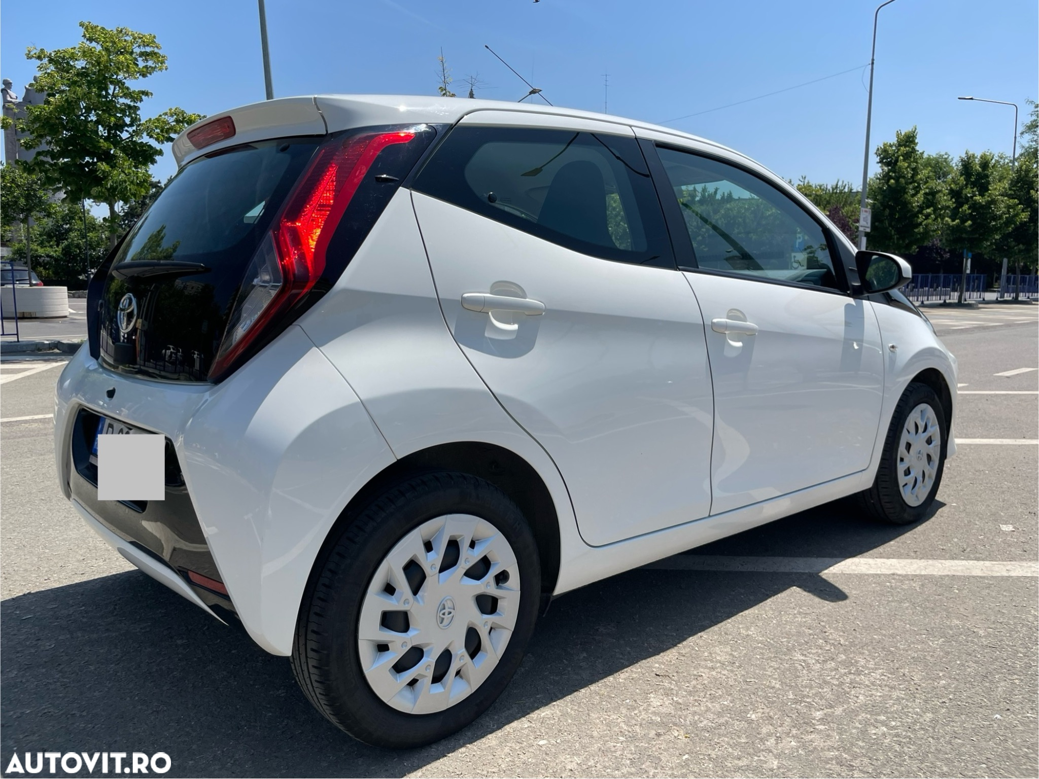 Toyota Aygo 1.0 VVY-I 5 usi X-play - 3
