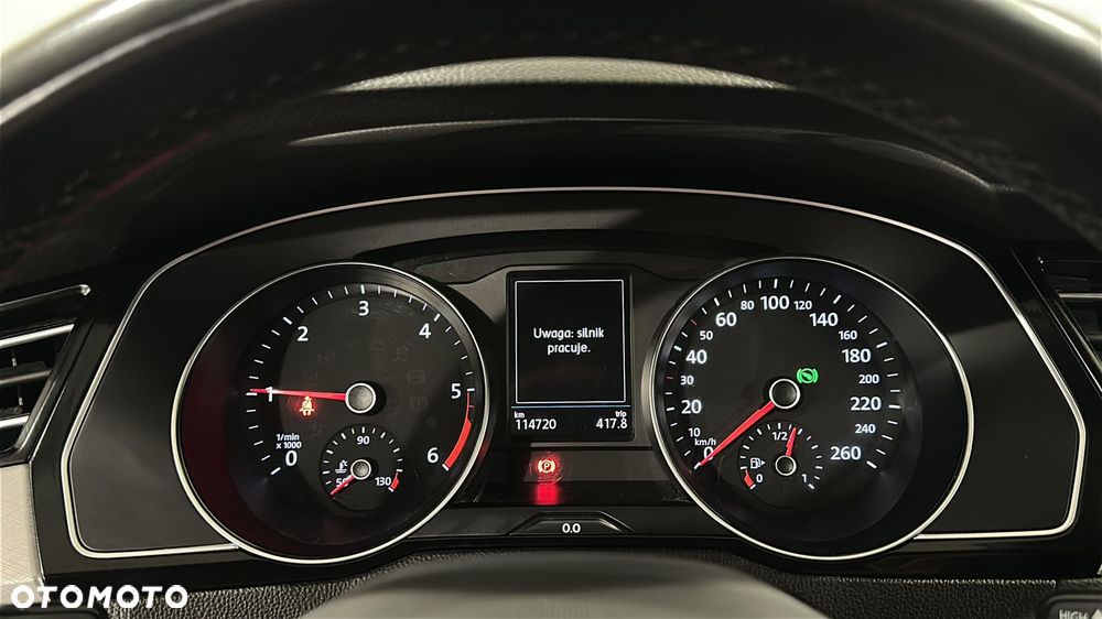 Volkswagen Passat - 18