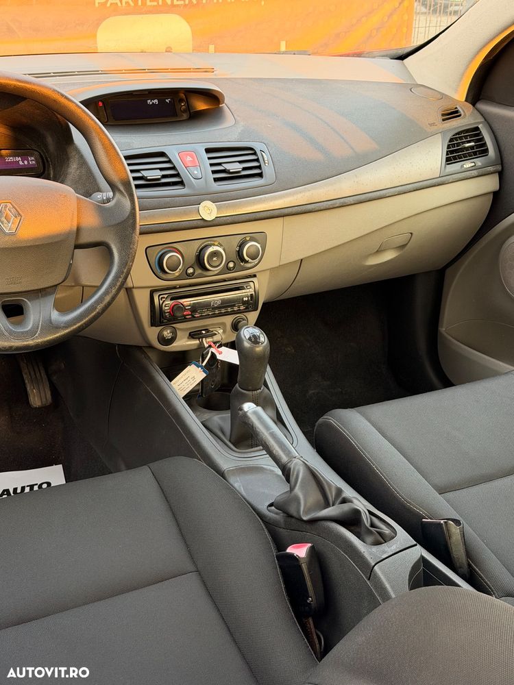 Renault Megane 1.5 dCi Expression - 10