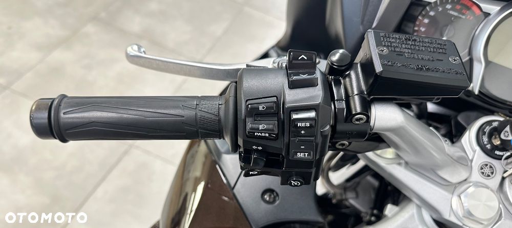 Yamaha FJR - 7