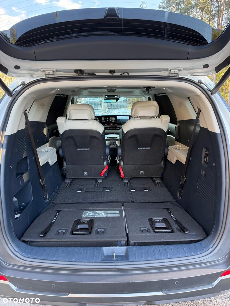 Kia Carnival - 39