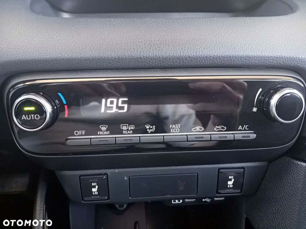 Toyota Yaris Hybrid 1.5 Style - 17
