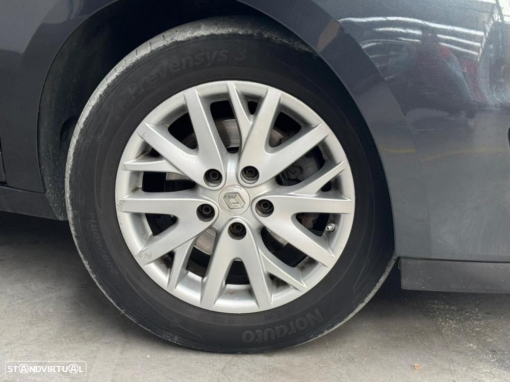 Renault Mégane Sport Tourer - 7