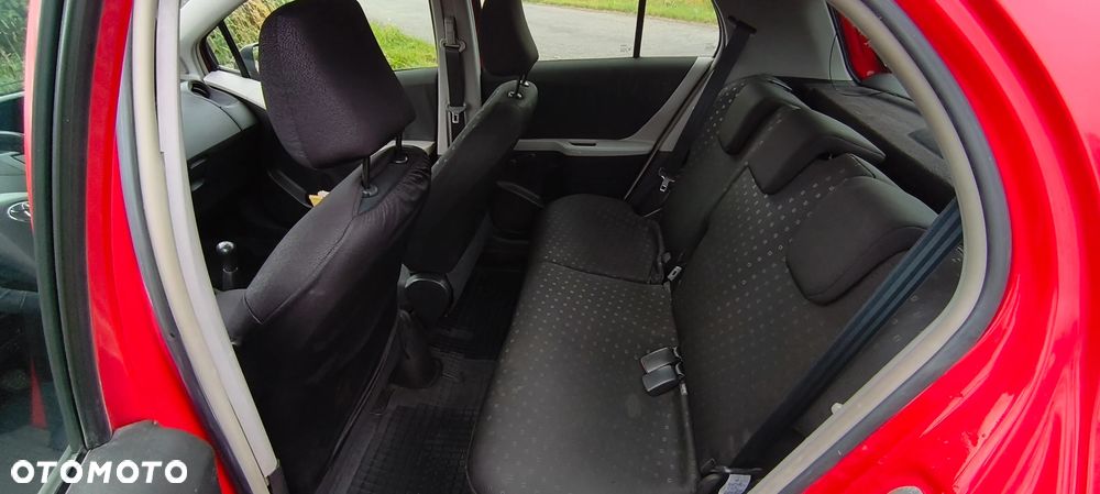 Toyota Yaris 1.3 Terra Gold - 8