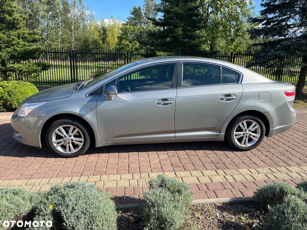 Toyota Avensis 2.0 D-4D Sol - 4
