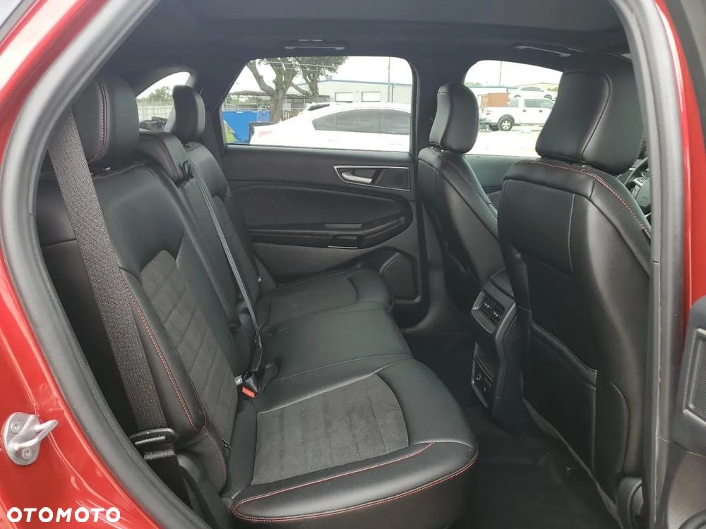 Ford Edge - 10