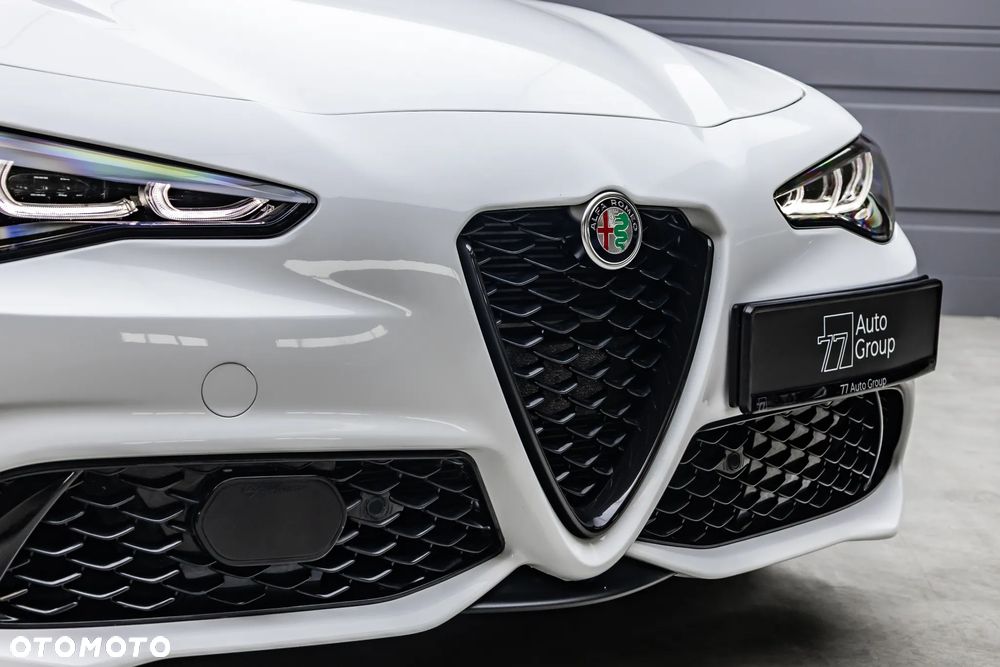 Alfa Romeo Giulia 2.0 Turbo 16V AT8-Q4 Veloce - 37