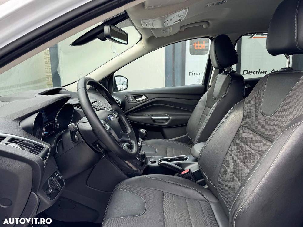 Ford Kuga 1.6 EcoBoost 2x4 Titanium - 10