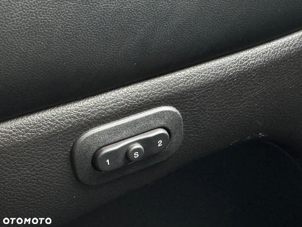 Jeep Grand Cherokee - 27