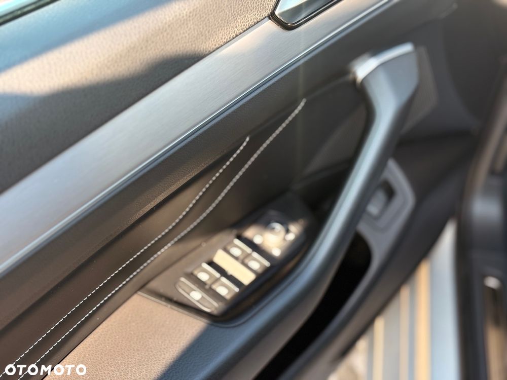 Volkswagen Passat 2.0 TDI EVO Elegance DSG - 11