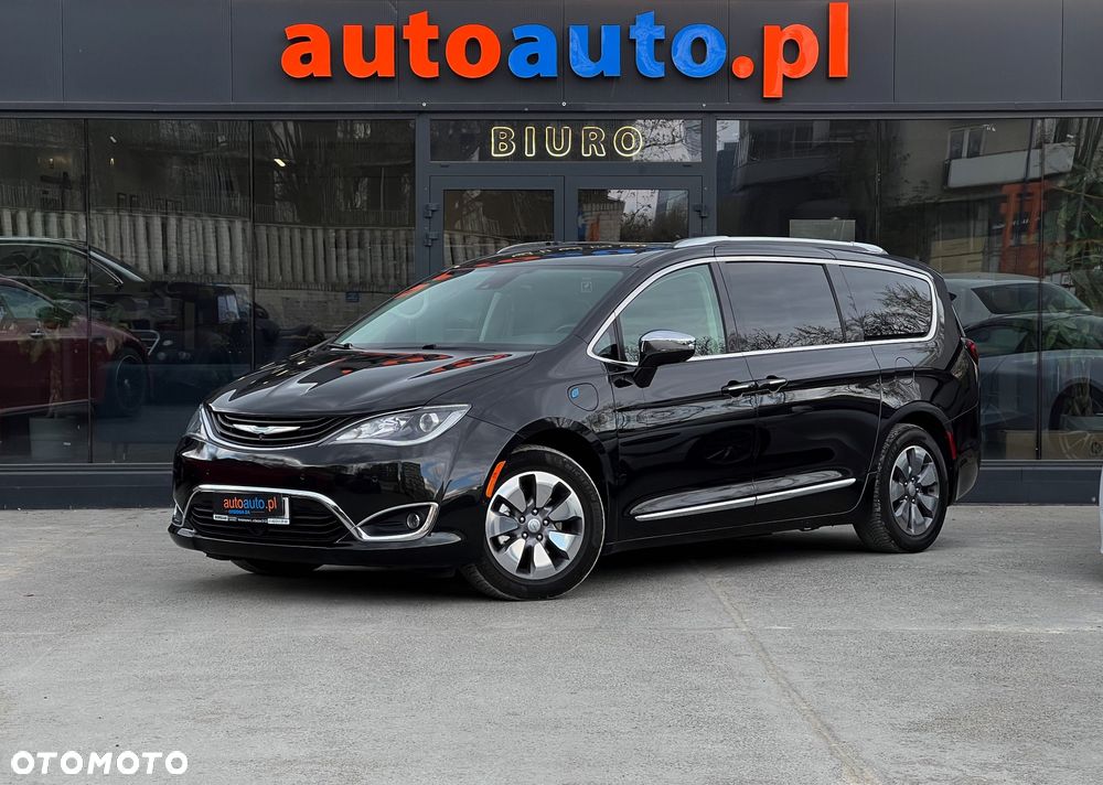 Chrysler Pacifica - 1