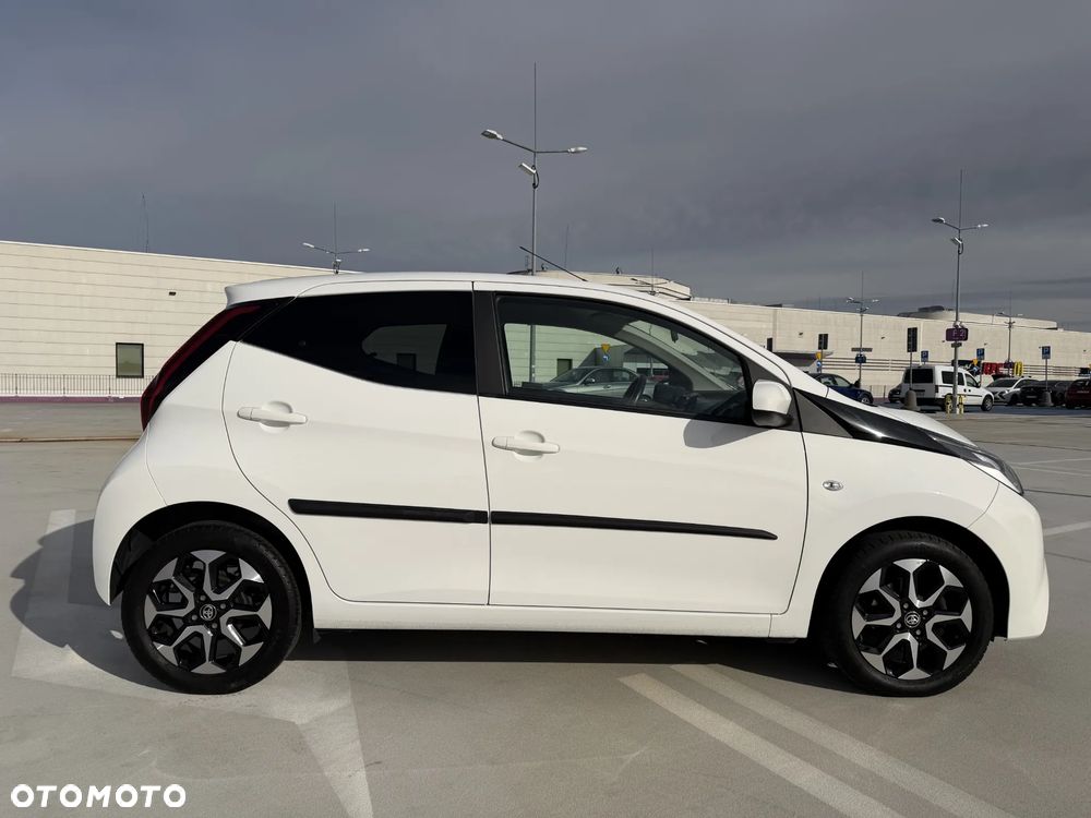 Toyota Aygo x-play - 12
