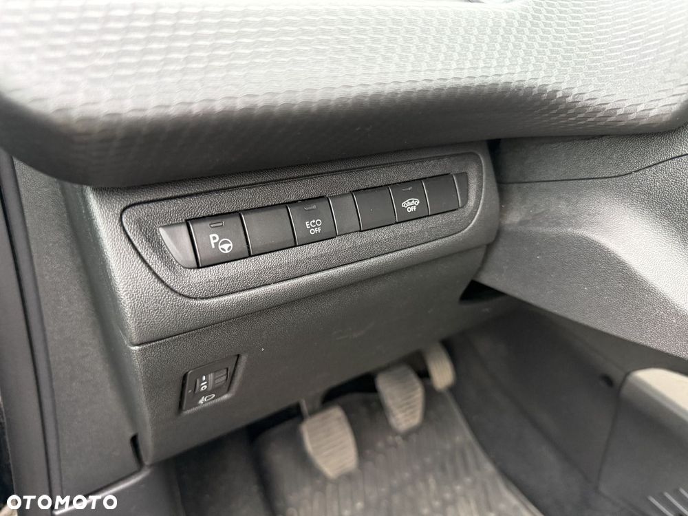 Peugeot 2008 1.2 PureTech Allure S&S - 11