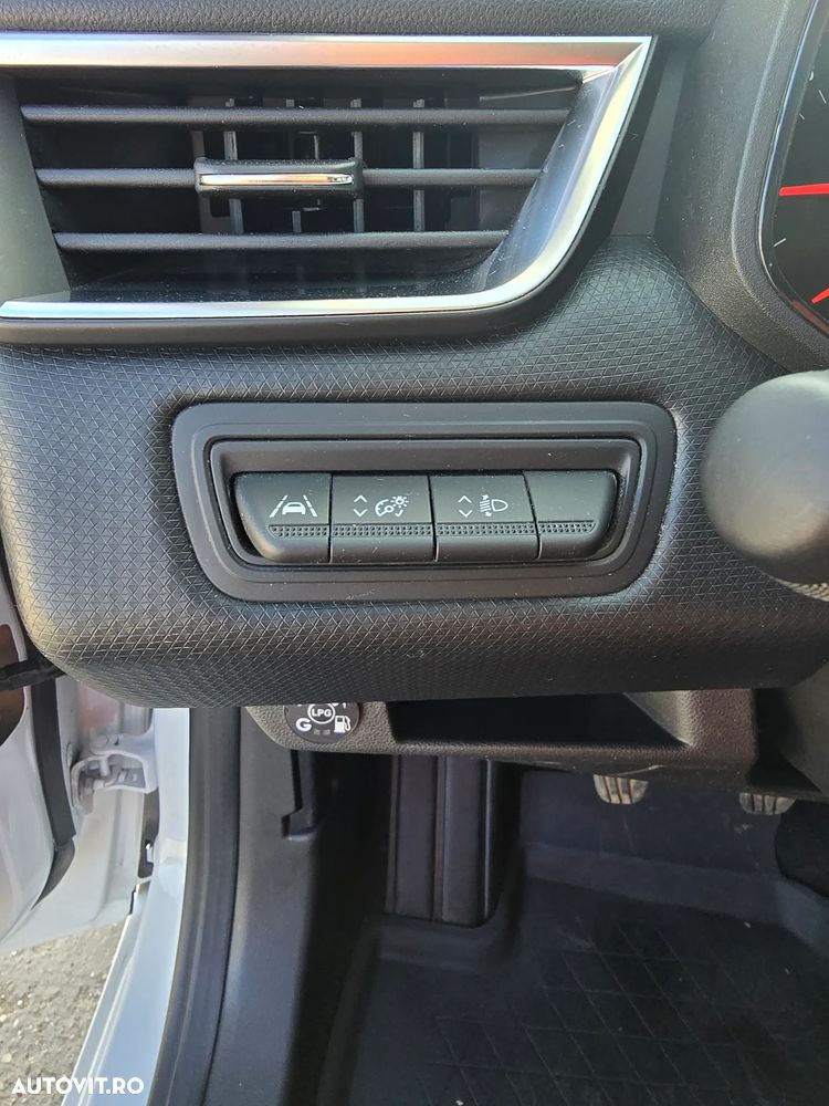 Renault Clio - 11
