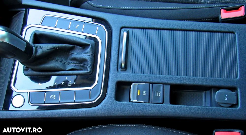 Volkswagen Passat 2.0 TDI SCR DSG Business - 17