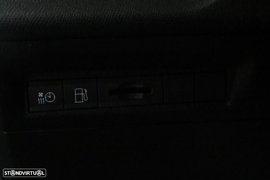 Peugeot 308 1.6 Hybrid GT e-EAT8 - 22