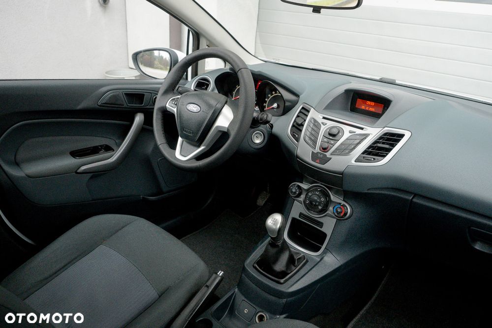 Ford Fiesta 1.4 Trend - 27
