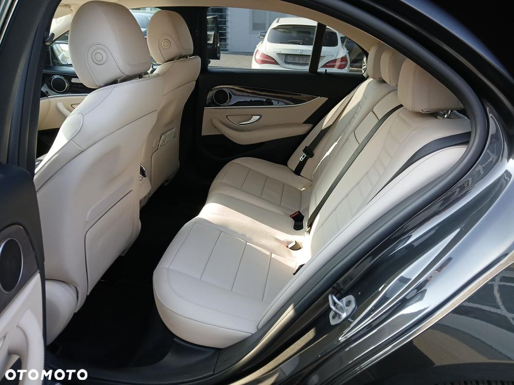 Mercedes-Benz Klasa E 400 d 4-Matic Avantgarde - 26