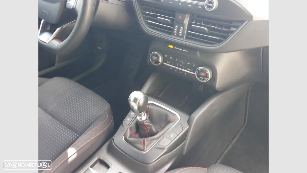 Ford Focus SW 1.0 EcoBoost MHEV ST-Line - 23