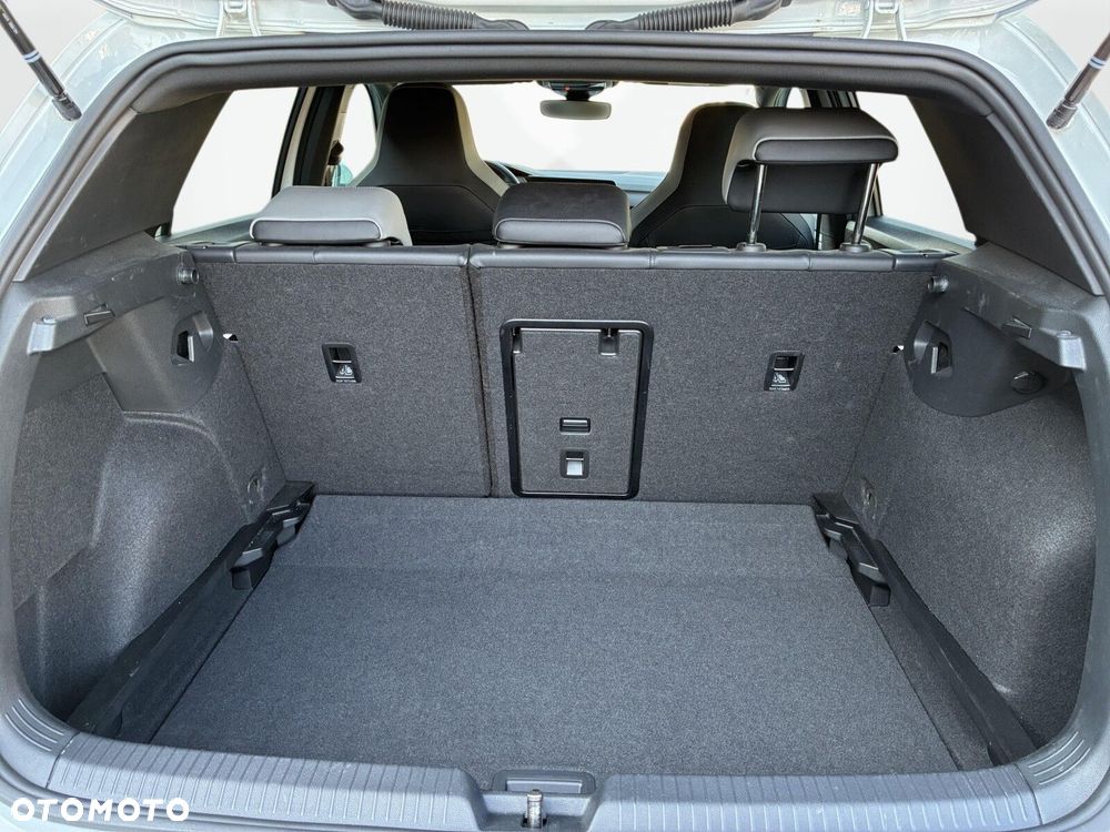 Volkswagen Golf 1.5 eTSI EVO R-Line DSG - 28