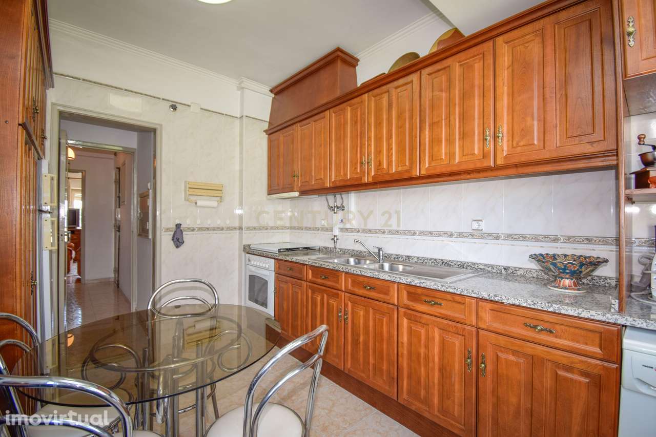 Arrendamento - Apartamento mobilado com 2 quartos em Reboleira, Amador - Grande imagem: 3/17