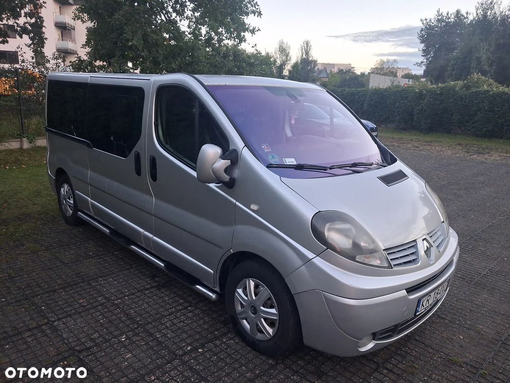 Renault Trafic Grand Passenger Black Edition - 23