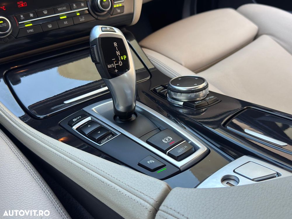 BMW Seria 5 520d Aut. Luxury Line - 8