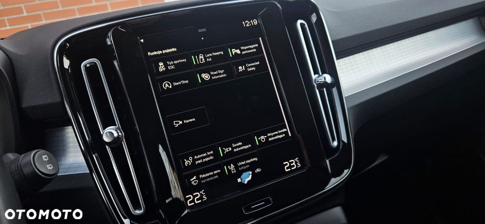 Volvo XC 40 T3 Momentum Pro - 31