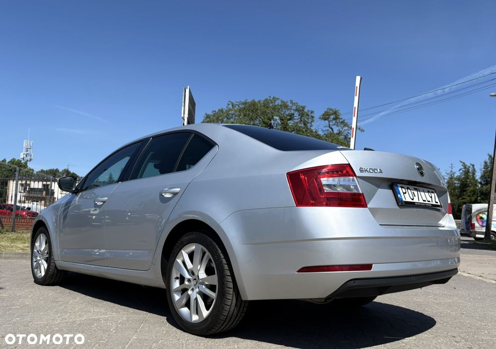 Skoda Octavia 2.0 TDI SCR Style DSG - 6