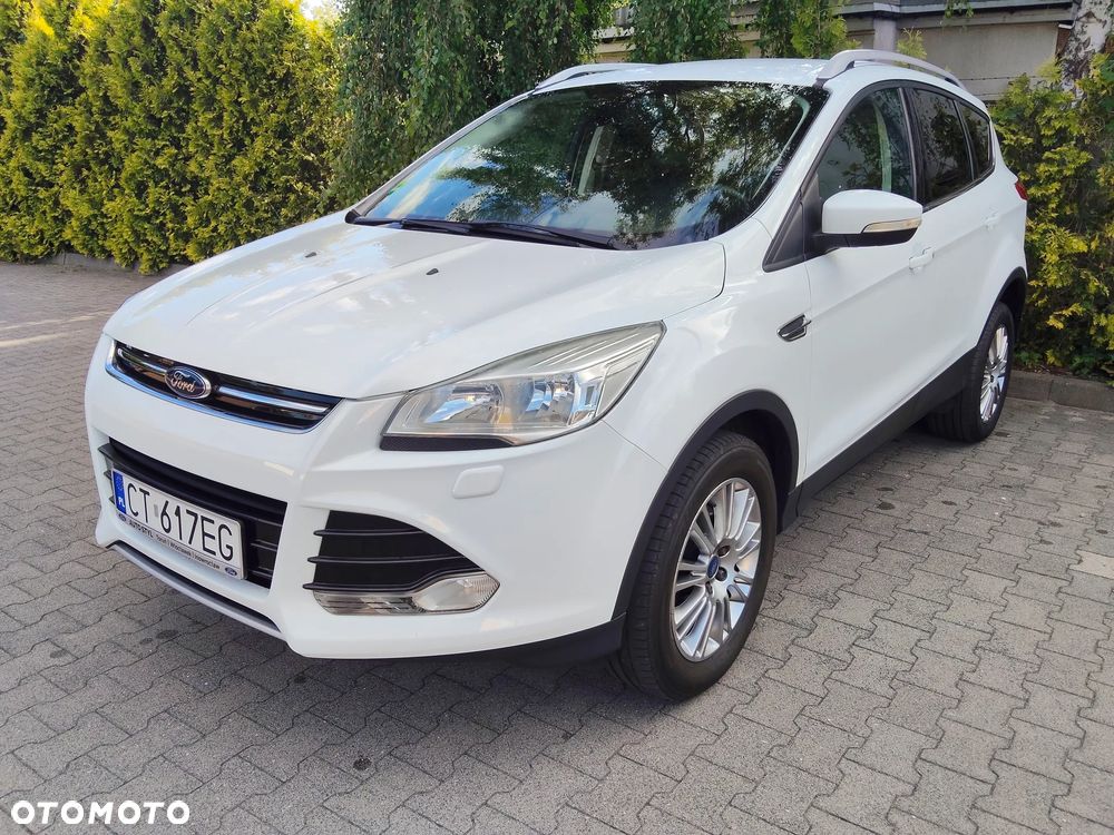 Ford Kuga 1.6 EcoBoost 2x4 Titanium - 2