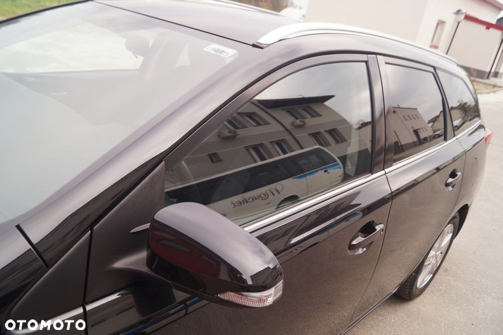 Toyota Auris 1.6 D-4D Executive - 39