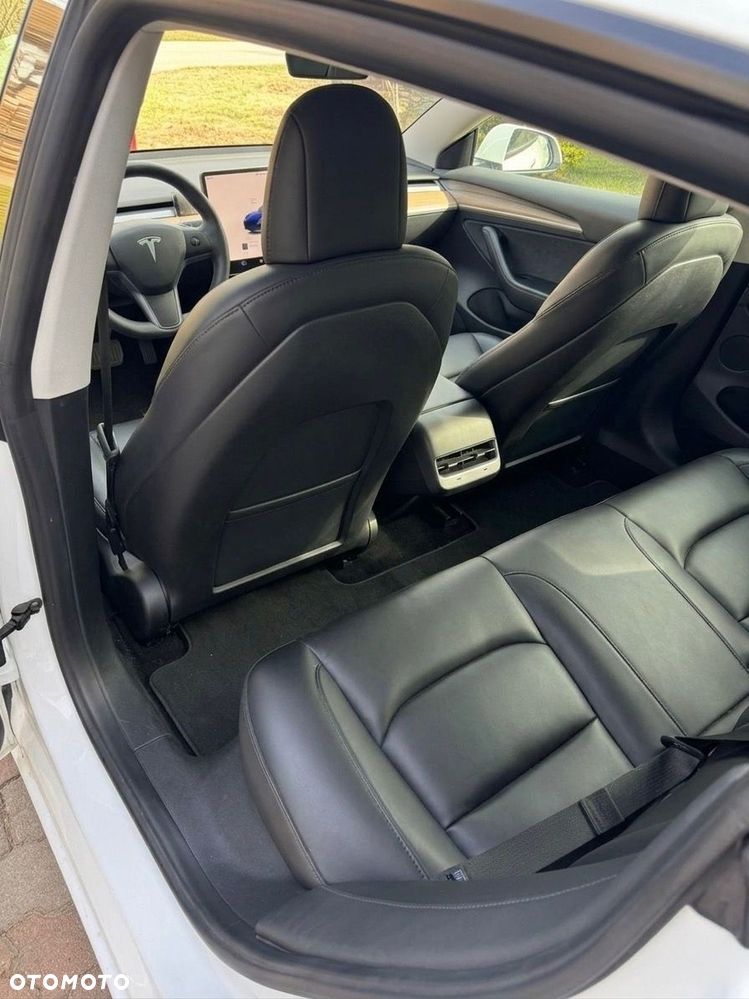 Tesla Model 3 - 6