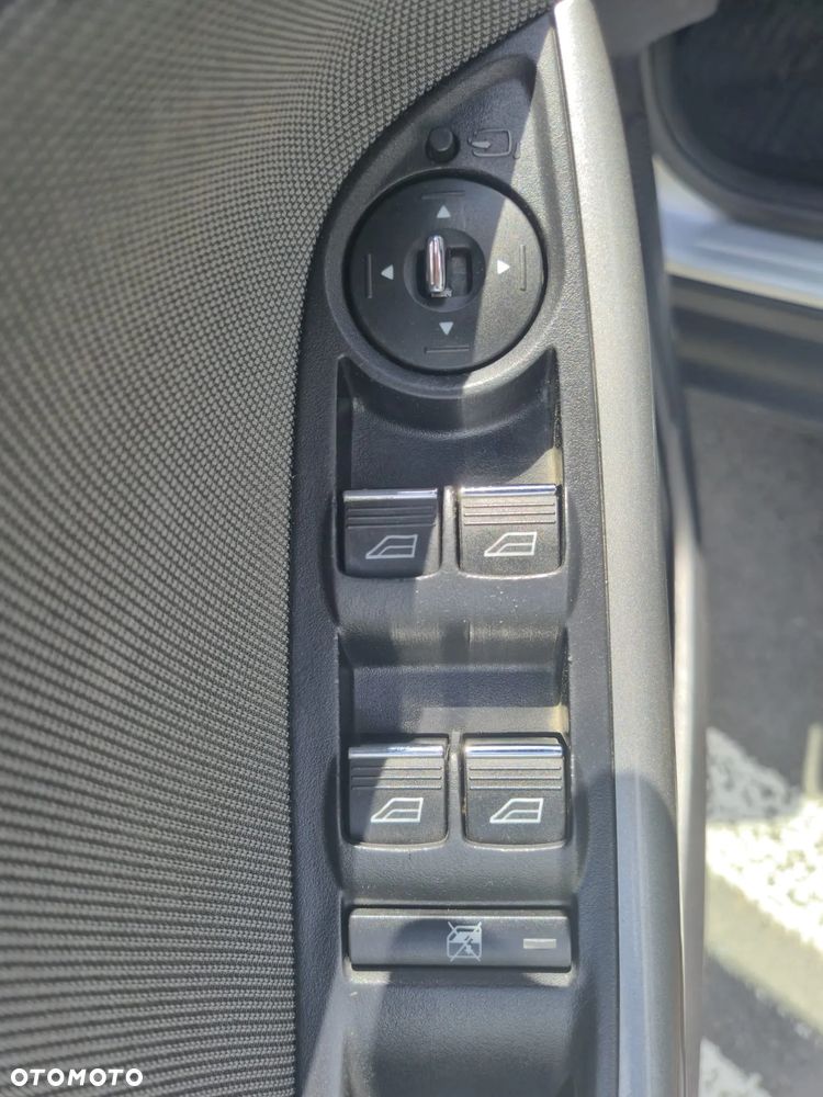 Ford Focus 1.6 TDCi DPF Start-Stopp-System Titanium - 19