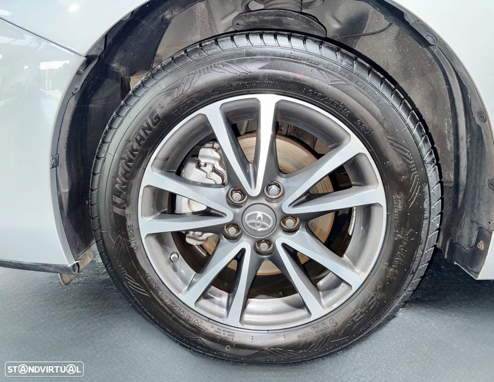 Toyota Verso 1.6 D-4D Comfort - 16