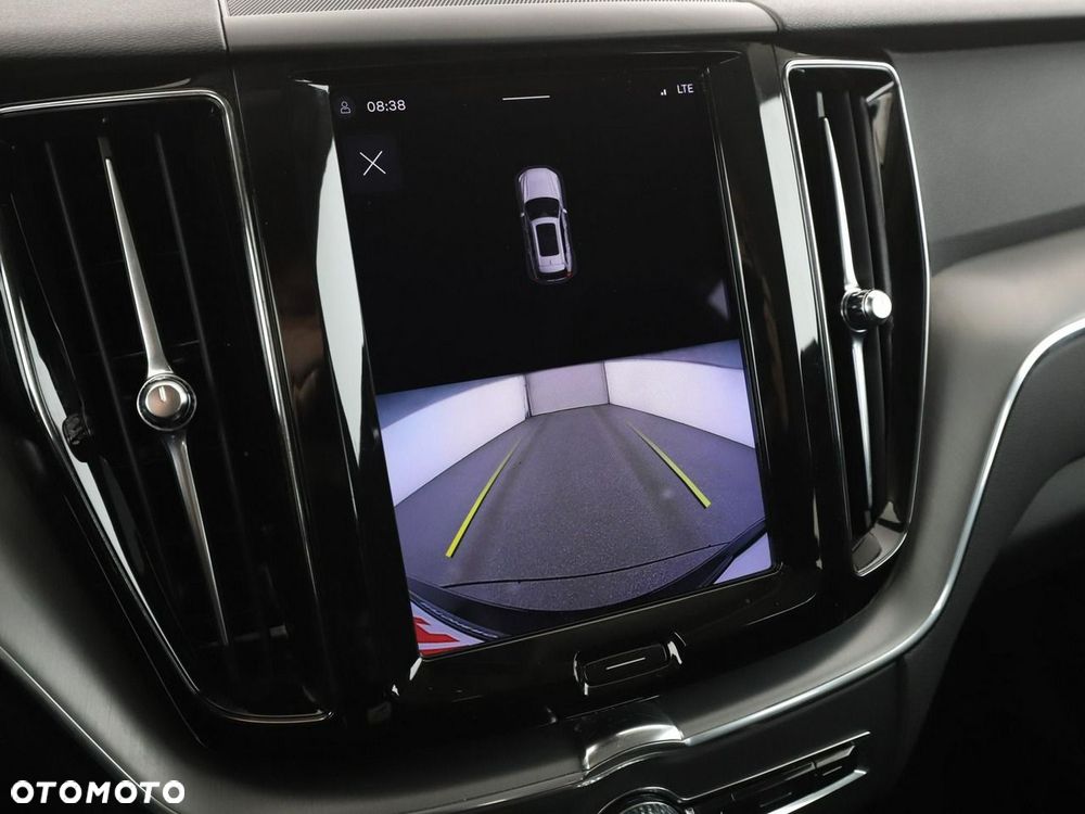 Volvo XC 60 B4 D Geartronic Momentum Pro - 25