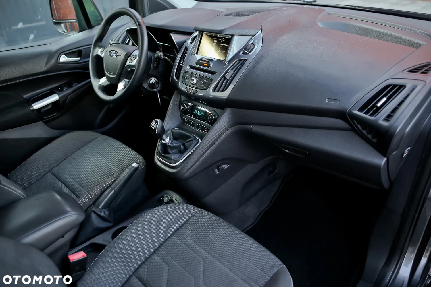 Ford Tourneo Connect Grand - 26
