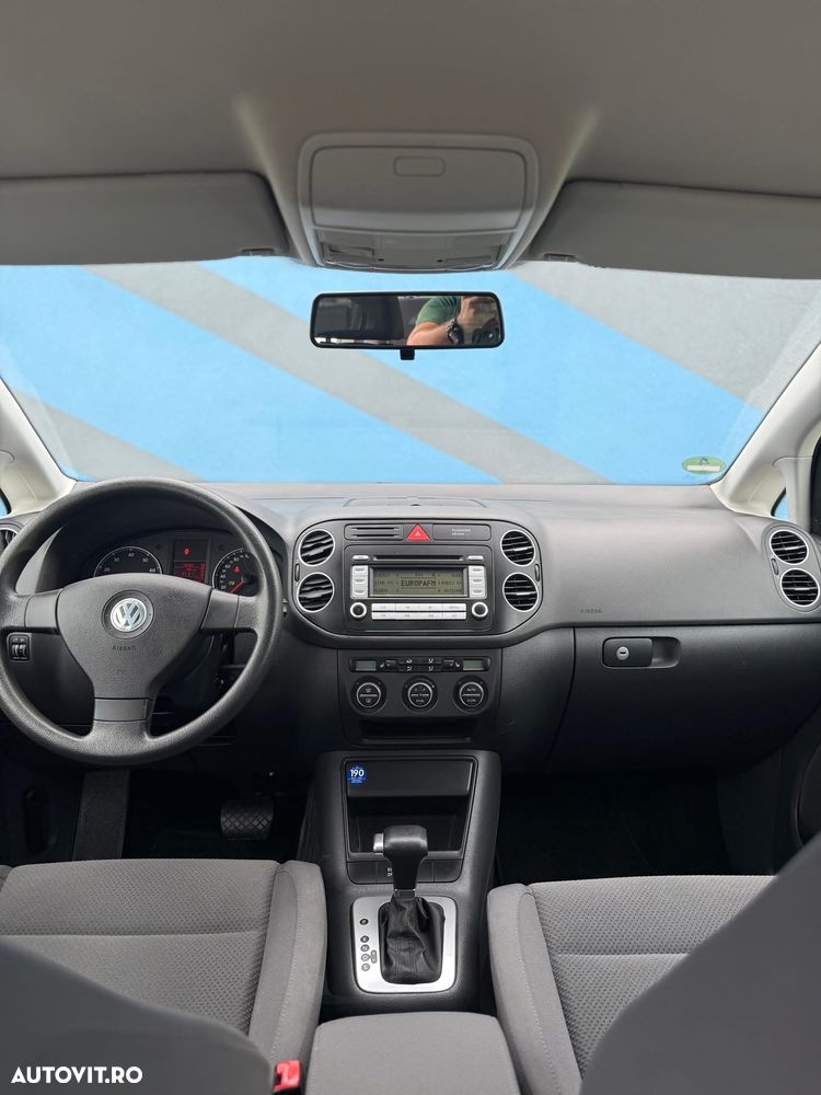 Volkswagen Golf - 5