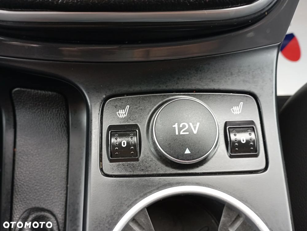 Ford Kuga - 12
